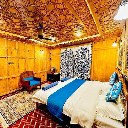 Hotel New Zealand Group Of Houseboats Srīnagar Esterno foto