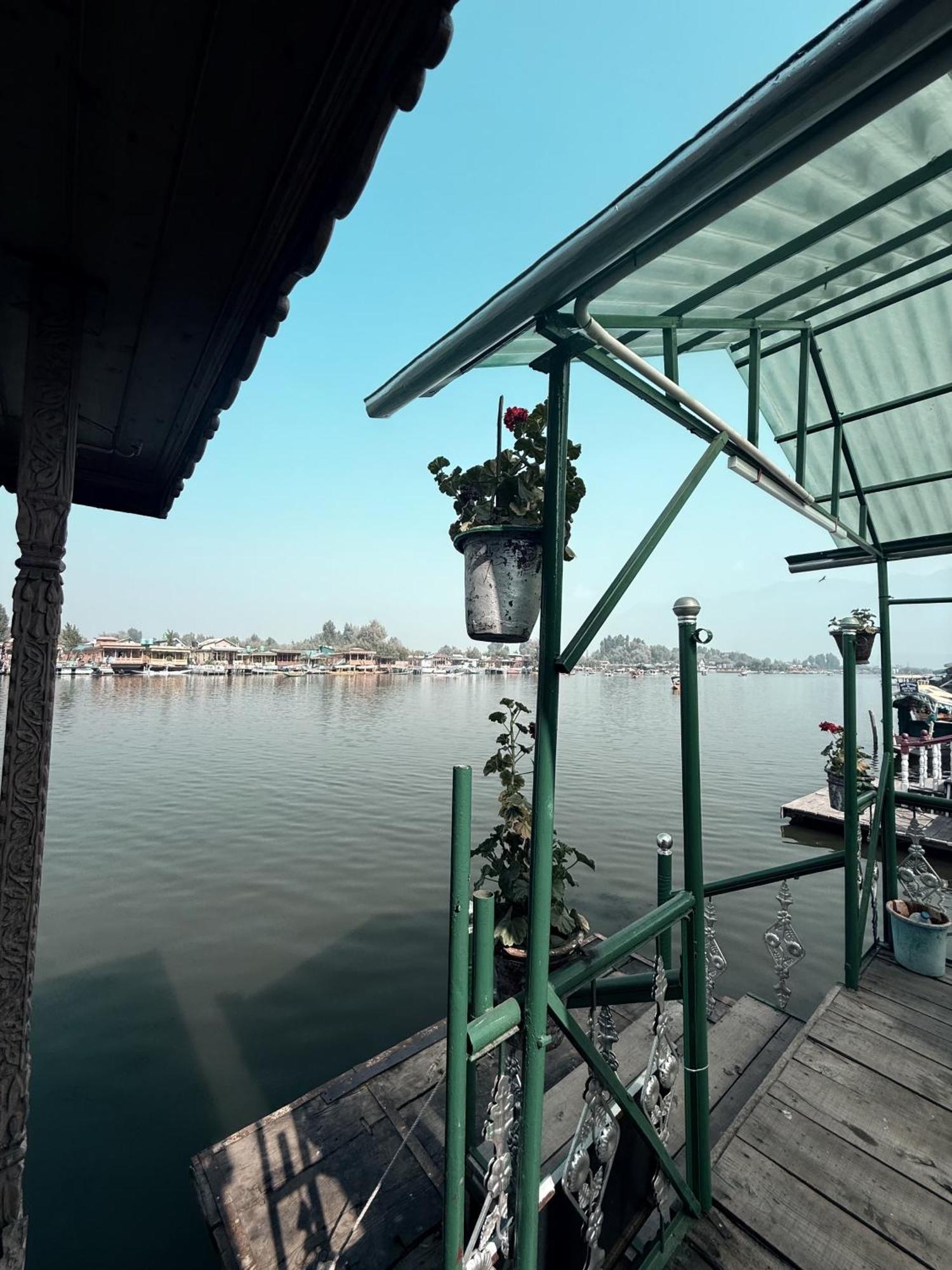 Hotel New Zealand Group Of Houseboats Srīnagar Esterno foto