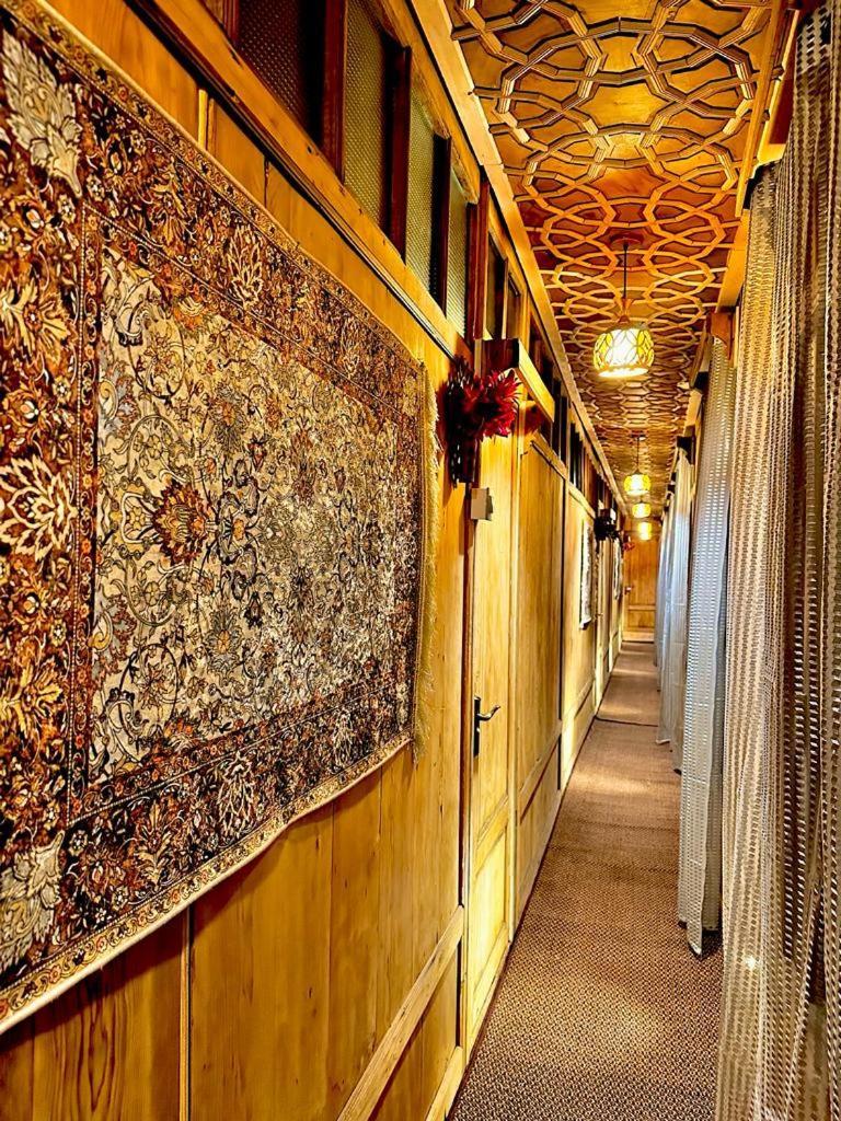 Hotel New Zealand Group Of Houseboats Srīnagar Esterno foto